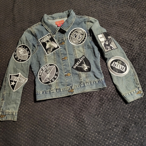 Le More patch denim jacket football patches all over L - Picture 1 of 4